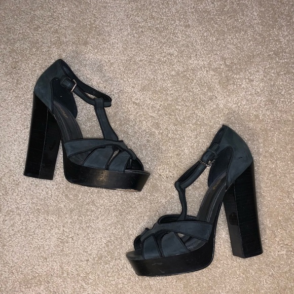 Black Chunky Heels - Picture 3 of 5